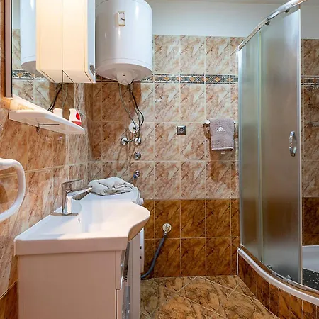 3 Bedroom In Holiday home *
